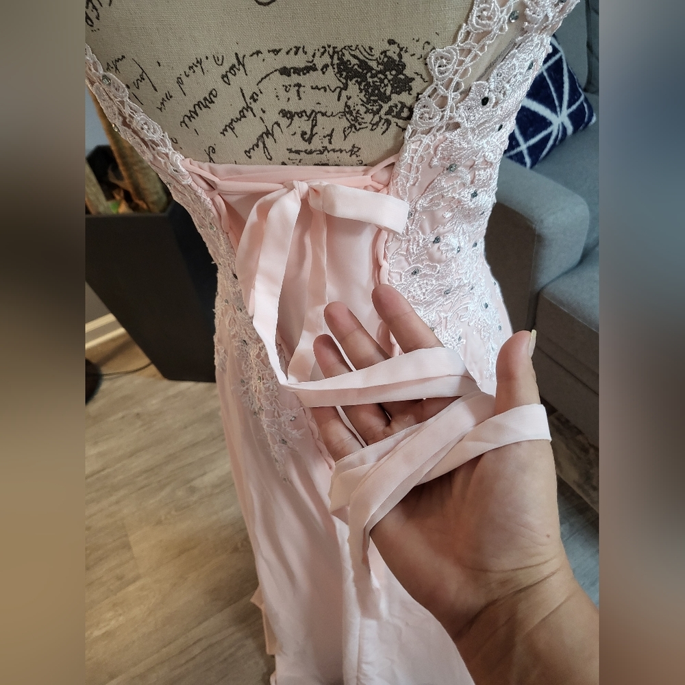 Modest lace bridesmaid dress - Picture 12 of 14